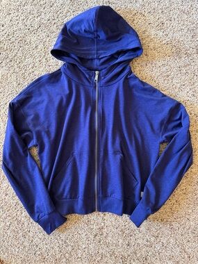 Vuori Halo Full Zip Hoodie - like new / worn once.